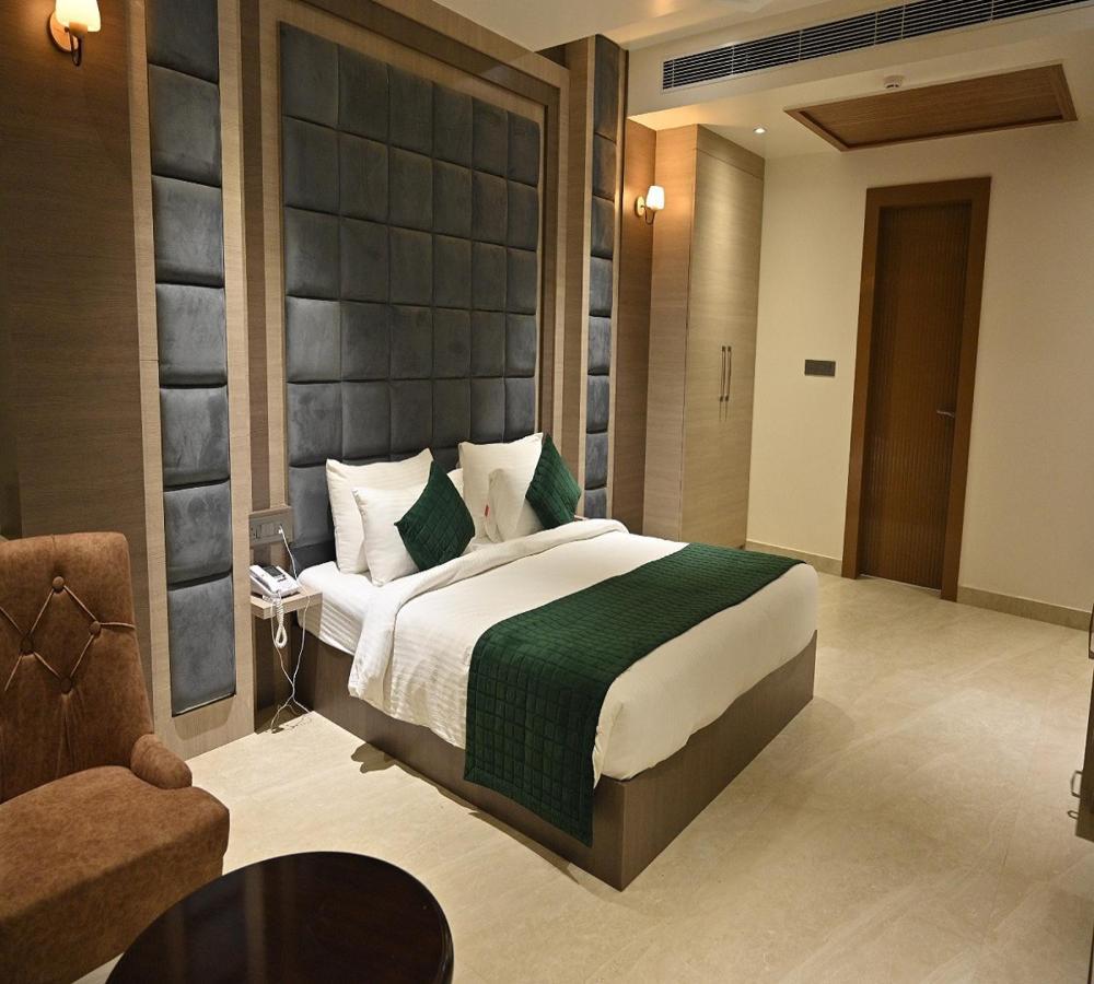 Hotel Gold In Leaf Aligarh Exterior photo